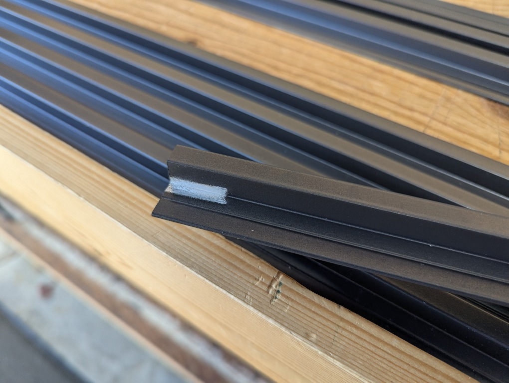 Black aluminum SNAPP screen Track 2nd's