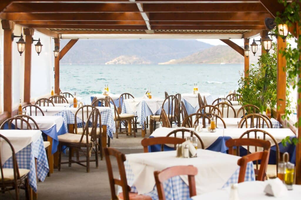 commercial business restaurant benefitting from a screened porch